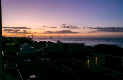 Rewa House | Hamblyn Heights Stunning Seaviews in New Plymouth