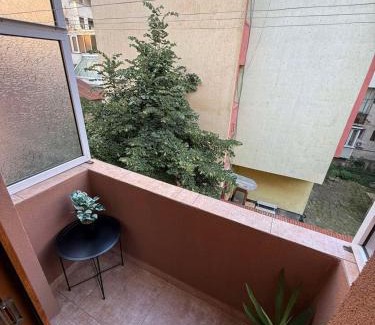 Sofia City Center Apartment | Hamburg 2BDR Family Apt next to NDK and Vitosha BLVD