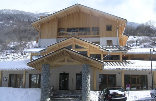 Orelle Apartment | Hameau 3 203 - SPA & PISCINE appartement 4 pers