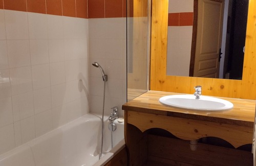 Orelle Apartment | Hameau 4 106 - SPA & PISCINE appartement 6 pers