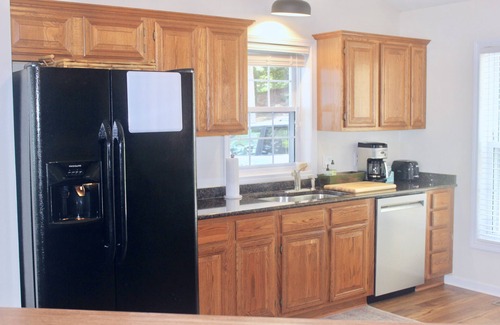 Rockwell House | Hamilton Happy Place (million dollar view) - Lake Retreat