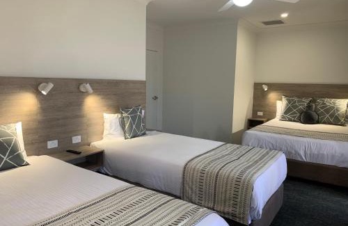 Parkes Hotel | Hamilton Henry Parkes Motor Inn