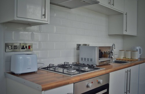 Birkenhead Apartment | Hamilton Square, Apt 4