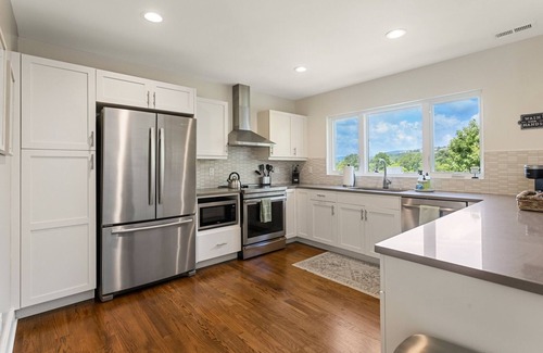 Northside House | Hamilton Villa | Walk to Downtown | 3 Bed 3 Bath