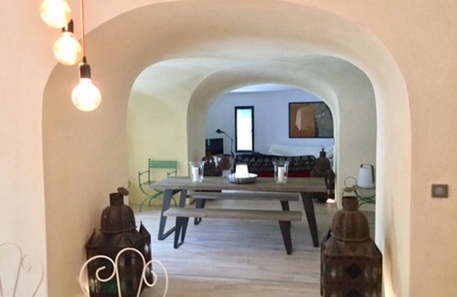 Grignan House | hamlet house Grignan