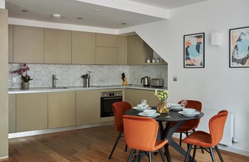 Hammersmith Broadway Apartment | Hammersmith Mews by Viridian Apartments