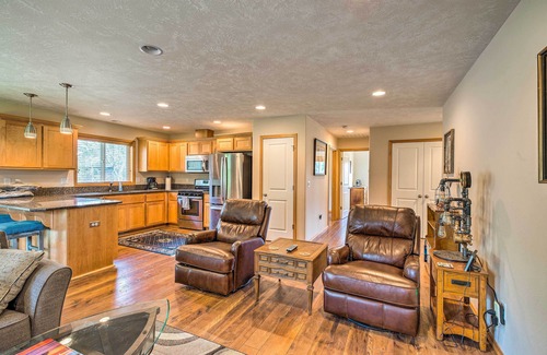 Hammond Cottage | Hammond Home 2 Blocks to Marina & Columbia River!