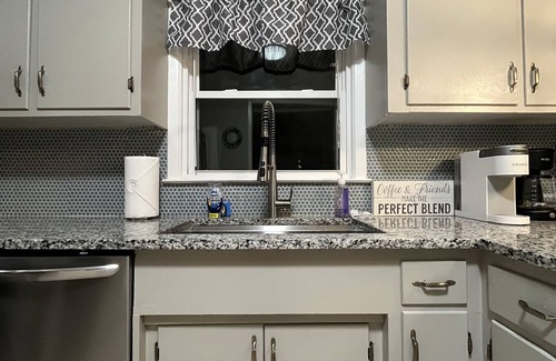 Hampstead House | Hampstead 3 bedroom house close to Wilmington: 2 living rooms and Fenced in Yard