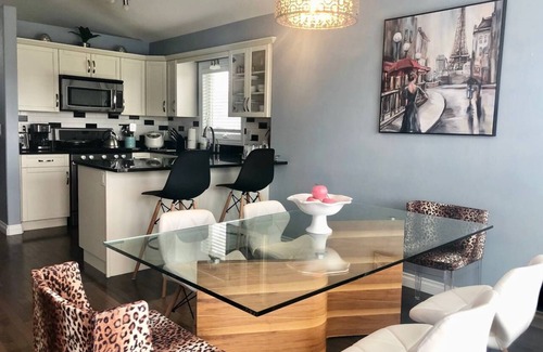 Saskatoon House | Hampton 3BR/2BA Suite Near Airport