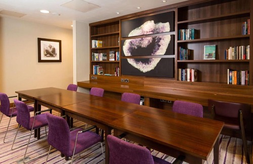 Birmingham City Centre Hotel | Hampton by Hilton Birmingham Jewellery Quarter