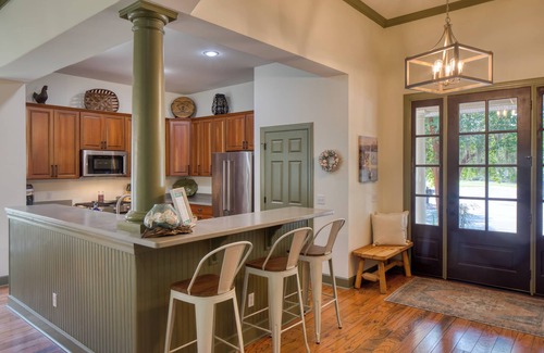 Bluffton House | Hampton Hideaway-Quaint Golf Cottage, Newly Renovated