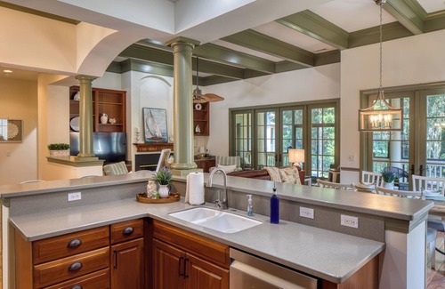 Bluffton House | Hampton Hideaway-Quaint Golf Cottage, Newly Renovated