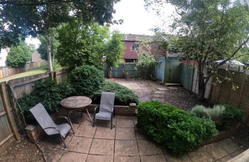 Northampton House | Hampton House Stop Northampton