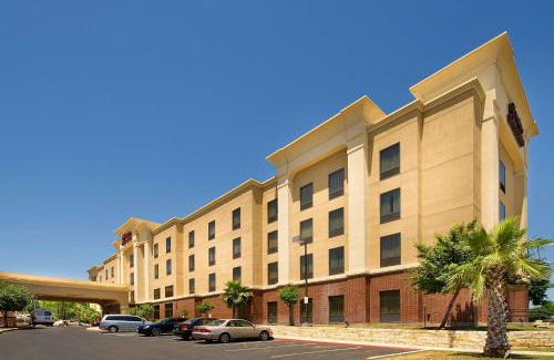 North San Antonio - SAT Hotel | Hampton Inn and Suites San Antonio Airport