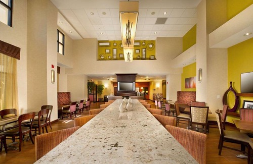 North San Antonio - SAT Hotel | Hampton Inn and Suites San Antonio Airport