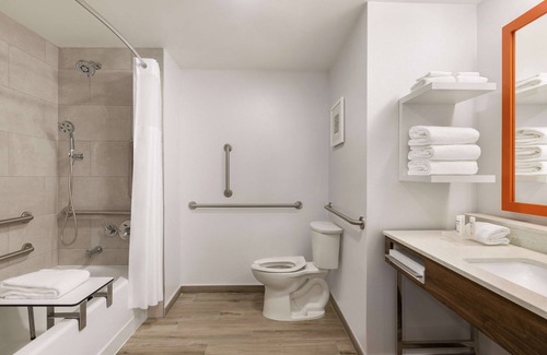 Downtown Indianapolis Hotel | Hampton Inn Indianapolis Downtown IUPUI