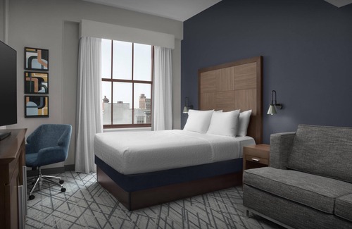 Wholesale District Hotel | Hampton Inn Indianapolis Downtown Across from Circle Centre
