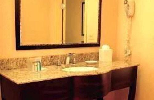 Milan Hotel | Hampton Inn Milan TN