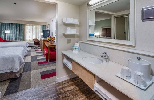 The East Side Hotel | Hampton Inn San Francisco Airport