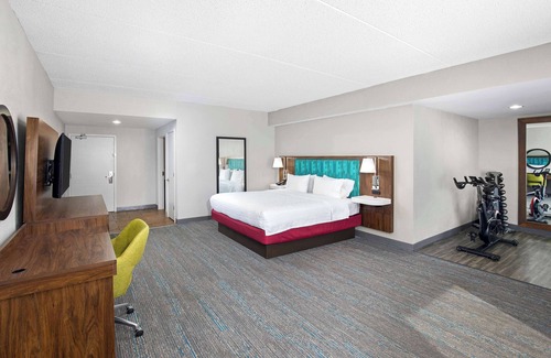 Selma Hotel | Hampton Inn Selma
