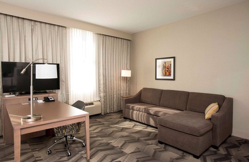 Thunder Bay Hotel | Hampton Inn & Suites by Hilton Thunder Bay