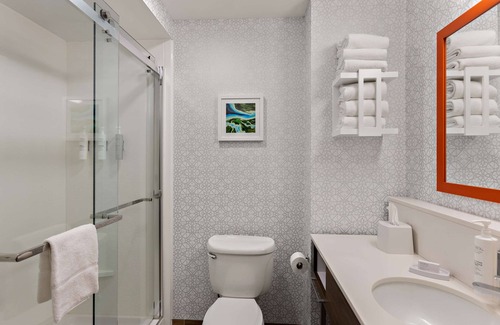 Petoskey Hotel | Hampton Inn & Suites by Hilton Petoskey