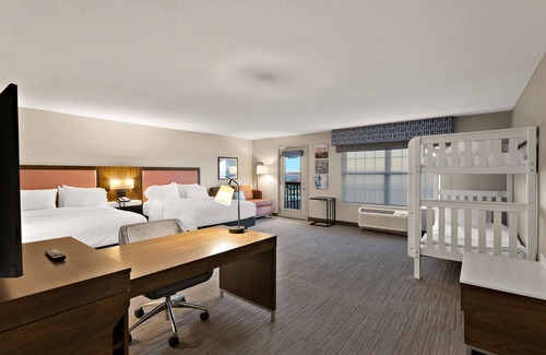 Petoskey Hotel | Hampton Inn & Suites by Hilton Petoskey