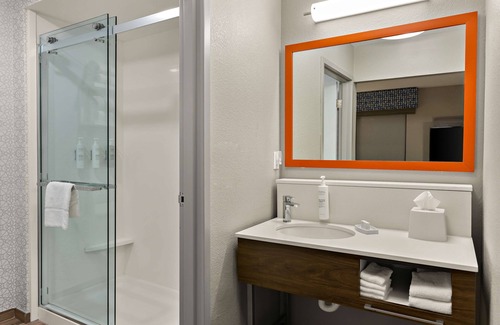 Petoskey Hotel | Hampton Inn & Suites by Hilton Petoskey