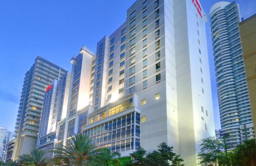 Brickell Hotel | Hampton Inn & Suites by Hilton Miami Downtown/Brickell