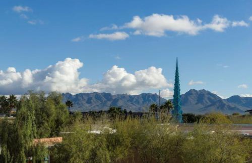 Paradise Valley Village Hotel | Hampton Inn & Suites Phoenix/Scottsdale