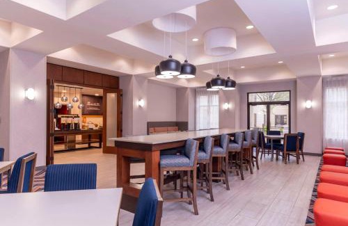 Chesterfield Hotel | Hampton Inn & Suites St. Louis-Chesterfield