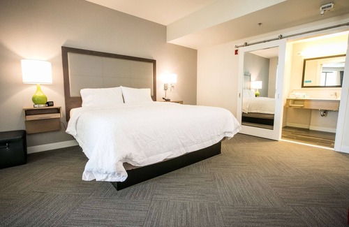 Tempe Hotel | Hampton Inn & Suites Tempe/Phoenix Airport, AZ