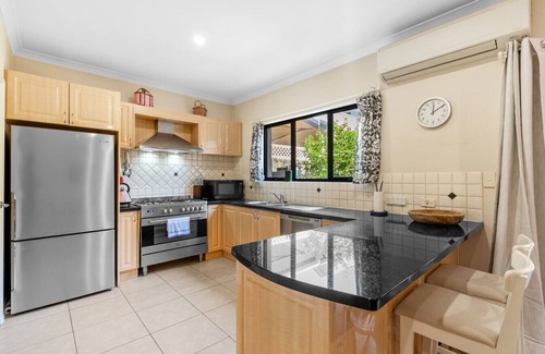South Fremantle Apartment | Hampton Retreat - South Fremantle Escape