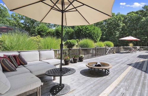 East Hampton House | Hamptons Compound w/Golf, Tennis, Pool, Basketball, Bocce, and much more!