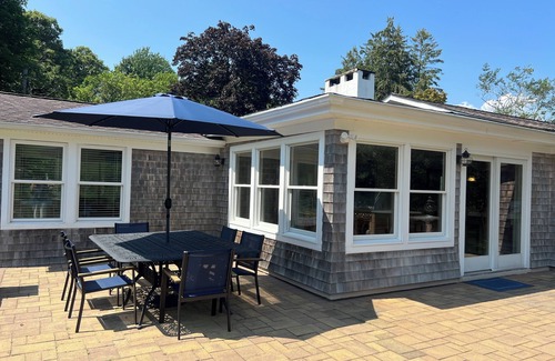 Remsenburg House | Hamptons Home! 3 bedroom/3 bath, 1.4 acres, South of S Country Rd, Remsenburg