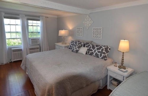 East Atlantic Beach House | Hamptons like EAB Long Beach area 4 Bedroom House - Steps to the ocean!