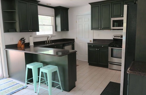 Remsenburg House | HAMPTONS LIVING! Heated Pool, Tennis, Close to Beach