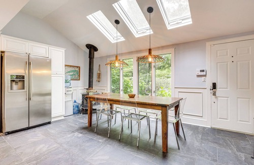 Hampton Bays Cottage | Hamptons Vacation Rental w/Seasonal Pool!