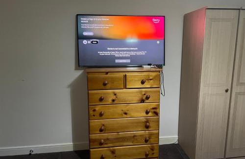 Stonnall House | HAMS REST PLACE - Strictly Only ONE GUEST ALLOWED IN ONE ROOM A SECOND ACCOMPANYING PERSON WILL NOT BE ALLOWED INTO THE PROPERTY