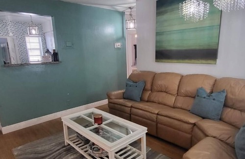 Croissant Park House | Hang Out By The Pool & Hot Tub- Only 3 Miles From Beach, Airport, CruisePort!