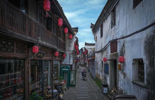 Hangzhou Hotel | Hangzhou Tonglu Baobao Hotel ,Whole house intelligent,private pool villa,featured mahjong parlor, whole house surround sound KTV, free parking, shuttle service, Chinese breakfast