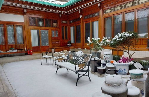 Gahoe-dong House | Hanok houses only in Korea are located in tourist attractions.Try something new.