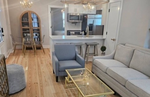 Downtown Charleston House | Hanover Hideaway: 4 Bedroom Downtown Charleston Beauty w/Parking