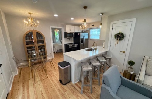 Downtown Charleston House | Hanover Hideaway: 4 Bedroom Downtown Charleston Beauty w/Parking