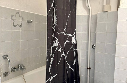 Neumuenster House | Hansaring 11 W2 - 3 bedrooms