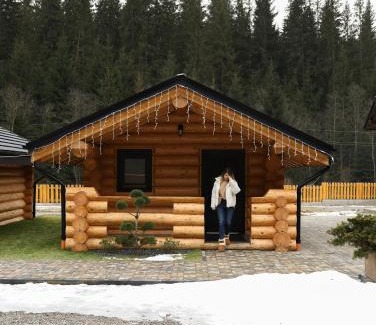 Carlibaba House | Hanul și Păstrăvăria Țibău