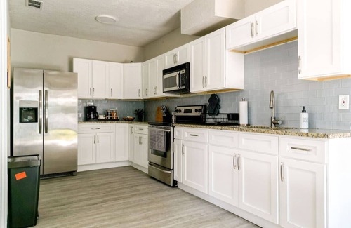 Clearwater House | Happy 4/3 Clearwater Home, Close to Beach