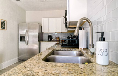 Clearwater House | Happy 4/3 Clearwater Home, Close to Beach