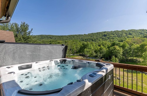Banner Elk Cabin | Happy Camper - Camp Eagles Nest- pet friendly, fire pit, walk to courts