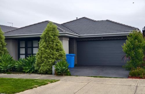 Berwick House | Happy Cozy Convenient 4BR, Breezy, Near Mall, Park